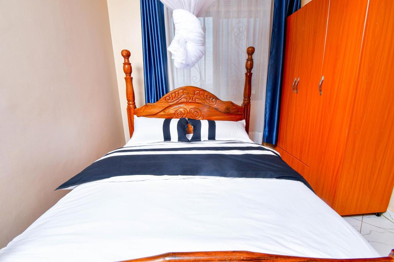 Peace Of Mind Suites Entebbe Exterior photo