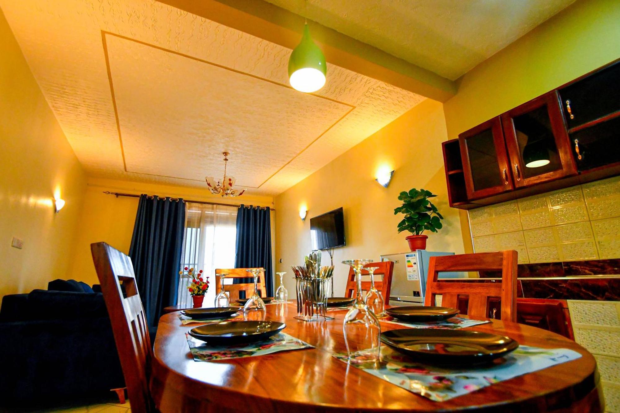 Peace Of Mind Suites Entebbe Exterior photo