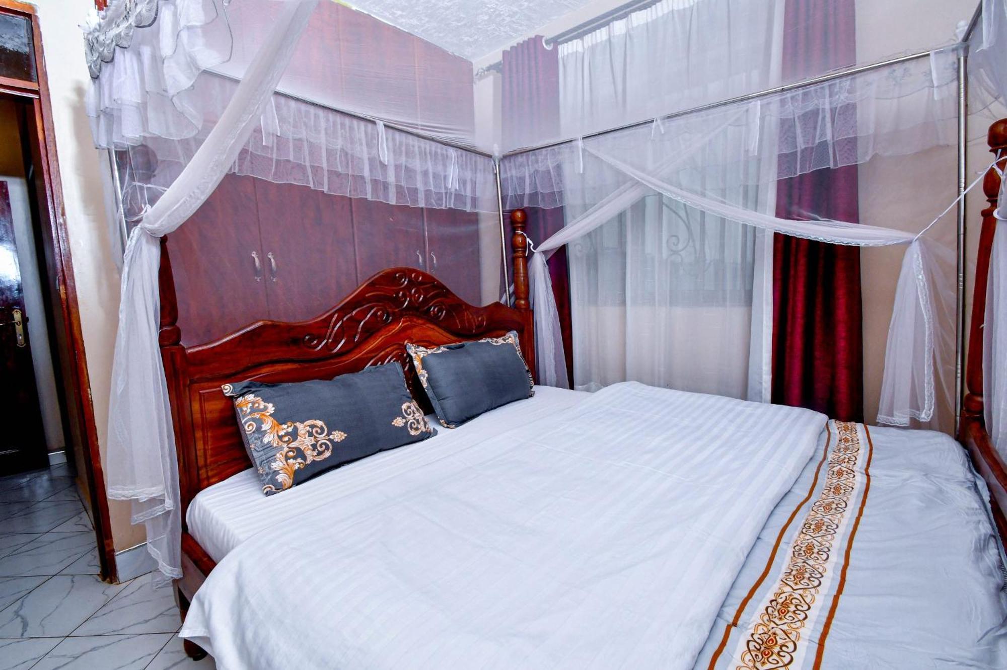 Peace Of Mind Suites Entebbe Exterior photo